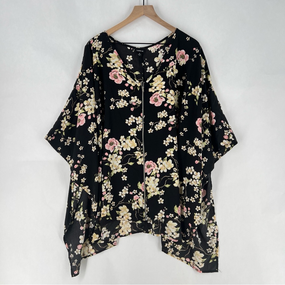 Torrid Black Floral Lightweight V-Neck Full Zip Front Tunic Cape Top Size 3X